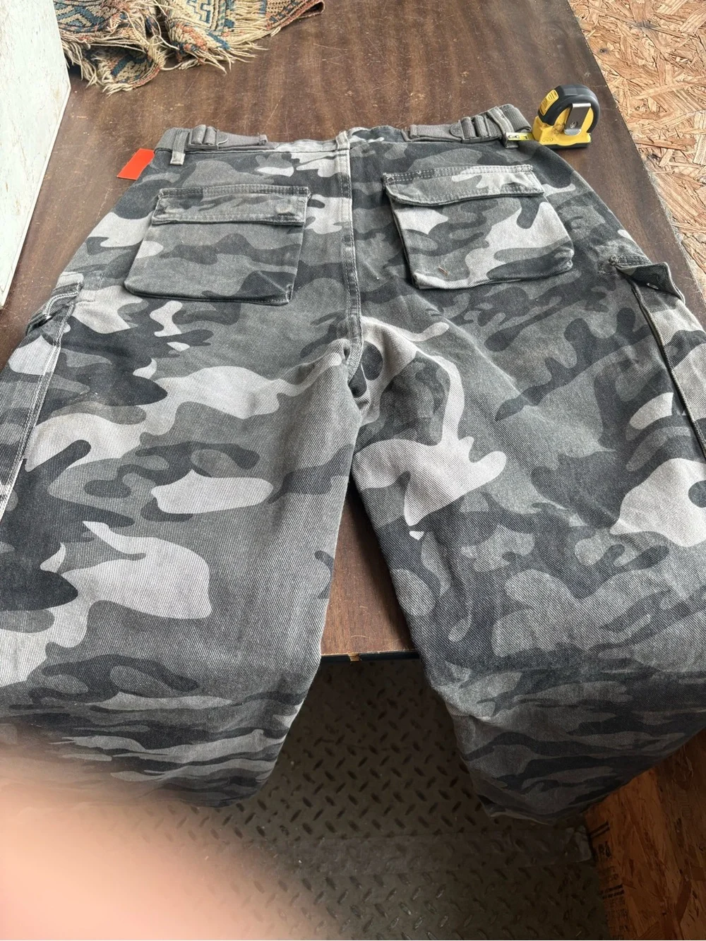 New with tags YoungLA unisex Camo Cargo Jeans with Orange Brand Tags size medium